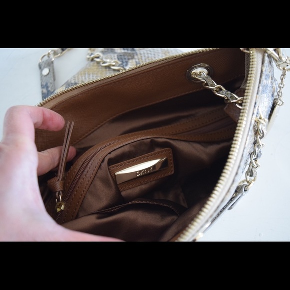 DKNY cross body bag - Picture 6 of 8